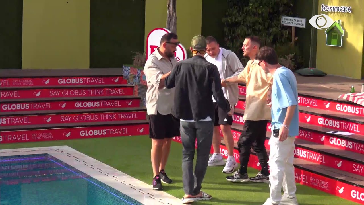 Sfida e videoklipeve/ Lidi rrëzohet në pishinë