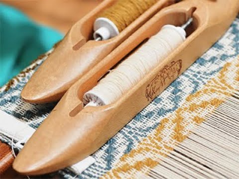 What is a weaving loom and how does it work?