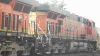 preview picture of video 'BNSF COAL & ORE meet at Litchfield (09/23/2010)'
