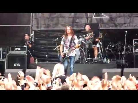 Alkehol - Pivo dělá hezká těla [live @ Masters of Rock 2016]