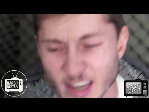 BarsBeatsTv - RussOnTheMic [#BarzOnRoad]
