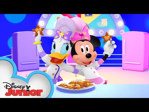 The Great Cookie Bake-Off | Minnie's Bow-Toons 🎀  | @disneyjr