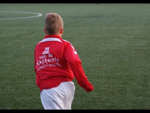 voetbalwedstrijd Klundert E2 - Rood-Wit E2