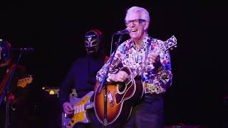 Nick Lowe &amp; Los Straitjackets - I Knew The Bride When She Used To Rock And Roll (Live 2019)