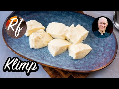 Gör gammaldags klimp till soppa av vetemjöl, mjölk, grädde, smör och äggula. Smaksätt med ost, persilja och/eller muskot.>