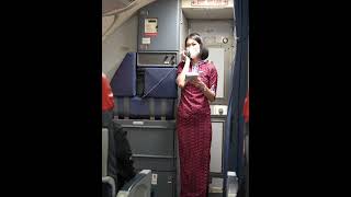 Download lagu Ready to Fly!!! Lion Air Flight Attendants Close the Plane Door and Announce Before Takeoff mp3