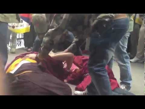 Demonstration in Paris in support of Lhasa