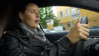 Kaaran Mia Pelttarin koeajossa Mercedes-Benz GLA