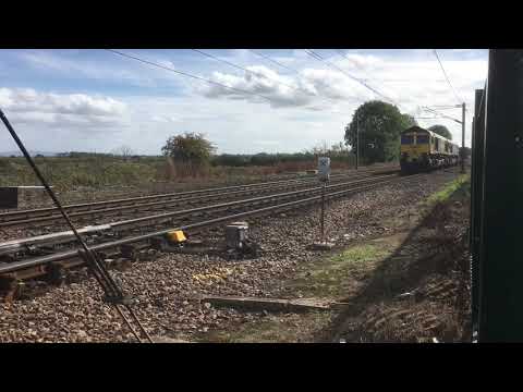 66517+66524 approaches Darlington on the 6N30 Hunslet Yard to Tyne S.S.