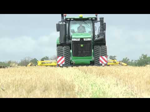 John Deere 9620RX pulling Bednar Terraland in Czech Republic