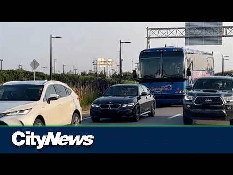 Engarrafamentos entrando no aeroporto de Montreal-Trudeau