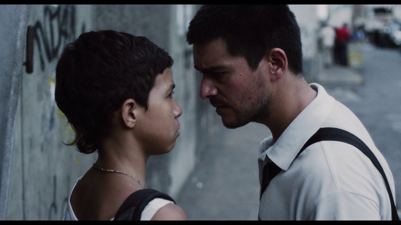 Miniature de la vidéo La Familia - Bande Annonce VOST du film The Family