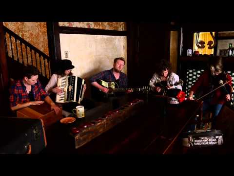 SHEL & Gareth Dunlop - Hold On - Live at the Dining Room Table