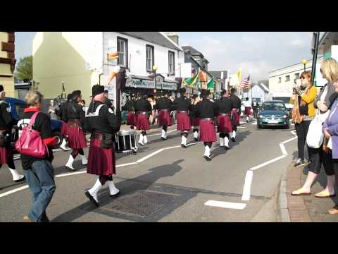 Irish Thunder Pipes and Drums in Dingle Festival Parade
