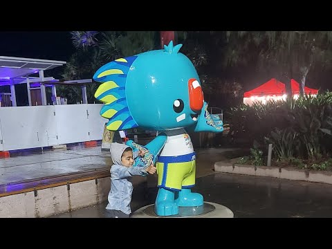 Gold coast Australia night walk in surfers paradise and rickshaw ride