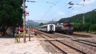 preview picture of video '(Korean Train) Mugunghwaho(무궁화호) passing Kudun-station(구둔역)'