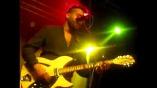 Twin Shadow - Five Seconds (Live @ Electric Brixton, London, 01.11.12)