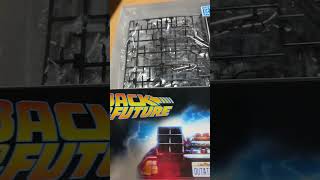 映画BACK TO THE FUTURE PART1に登場するデロリアンのプラモデルを買いました。パーツ点数が多いので、組み立てるのは大変そうだけど、頑張って作りたいと思います。今回は眺めるだけ😅