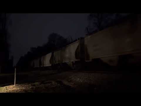 NS 6904 SD60E leads NS P67 thru Oakwood GA