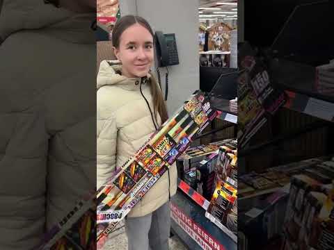 Jule & Basti buy fireworks 🎆 #fireworks #newyearseve #family #holidayswithyoutube