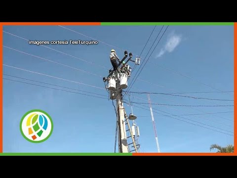 Regresan a Consolación del Sur trabajadores eléctricos tras apoyar en el oriente cubano