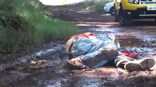 preview picture of video 'Homem é encontrado morto em Laranjeiras do Sul, ele levou pelo menos 3 tiros'