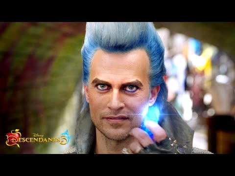 Meet Hades 🔥 | Descendants 3