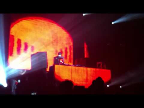 Alesso & Sebastian Ingrosso - Calling (Lose My Mind) at Penn State