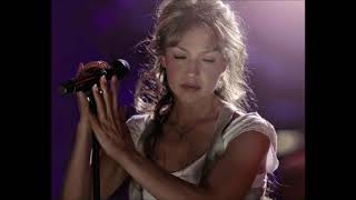 Thalía- &quot;Solo Parecia Amor&quot;