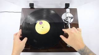 Video thumbnail for Akai Pro BT500 Turntable - EZ Vinyl Converter Tutorial by Akai Professional