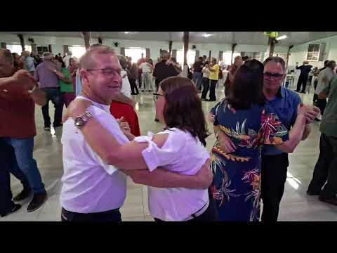 Muita dança no clube da cidade Sul em Dois Vizinhos Paraná(com marcos e margarida)