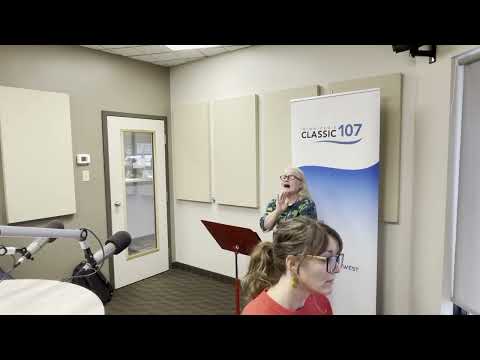 107 LIVE! Tracy Dahl performs "Du denkst mit einem Fädchen" from Wolf's 'Italienisches Liederbuch'