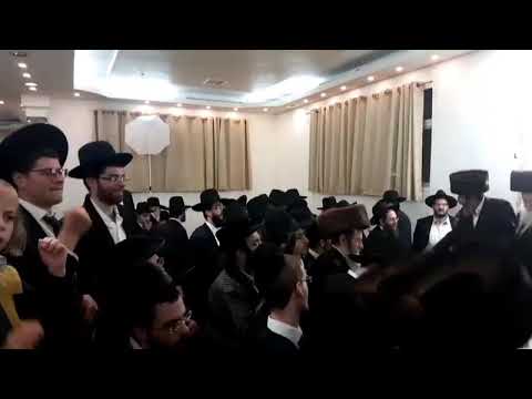 Kretchnif Siget Rebbe at Botoshan Wedding 
