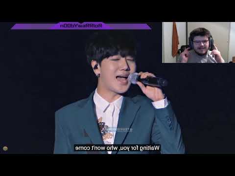 Baby ELF First Reaction to Super Junior K.R.Y Phonograph in Seoul - At Gwanghwamun
