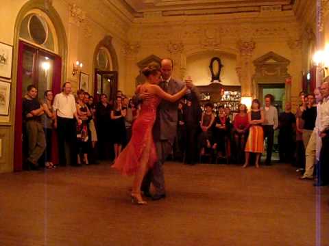  Raquel  and  Ricardo  are  dancing  to  the  milonga  "  Sacale Punta  "