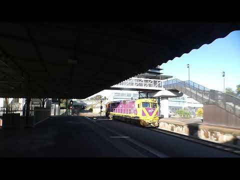 V/line N452 Shunting at Geelong station part 1