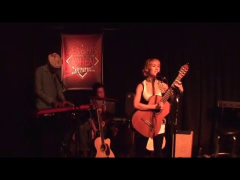 Jennie Laws live at BMI Showcase in Hollywood, CA