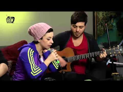 Model -  Antidepresan Gülümsemesi Akustik Canlı