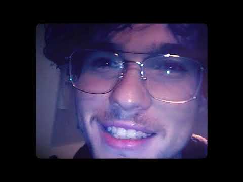 Video thumbnail for Dans la chambre