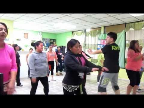 MUEVE ESE BOM BOM ZUMBA BY MANNY TORRES