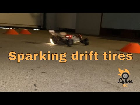 WLToys 144001 and UDIRC 1601 drifting in the dark - sparking tires