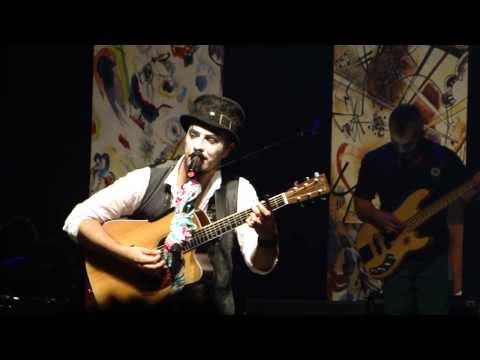 O Teatro Mágico 10 Anos - A Pedra Mais Alta