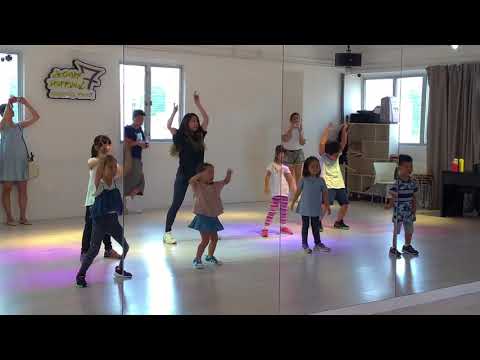 Kids dance group class