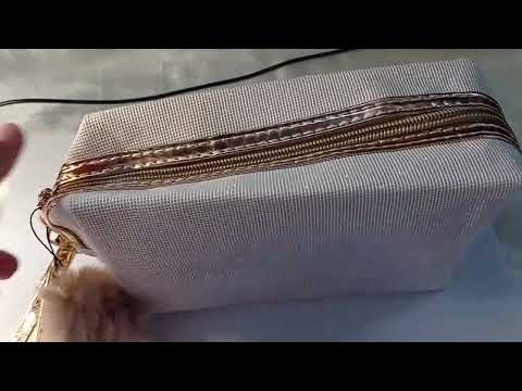 BOLSA NECESSAIRE TEXTURA COM POMPOM 22 X 11 CM