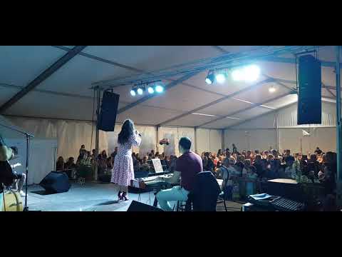 Radics Gigi - Úgy fáj (Nyúl, 2019.06.22.)