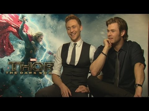 ソー：ダーク・ワールド』でクリス・ヘムズワースとトム・ヒドルストンが再会 (Thor: Chris Hemsworth and Tom Hiddleston reunite for Thor: The Dark World)
