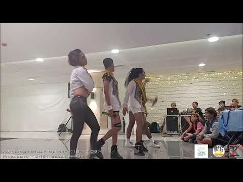 Pinkasoyd (2NE1 cover group) on K-Pop Christmas Galore