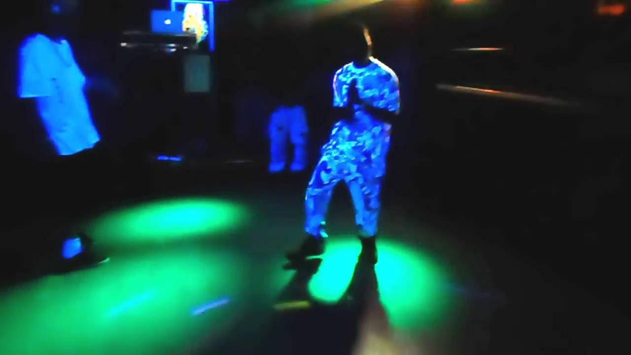 $$D-MON-E$$ A1