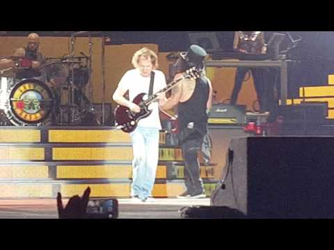 Angus with Guns N' Roses Sydney 2017