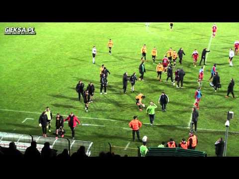 GKS Katowice - Dolcan Ząbki: bójka pilkarzy